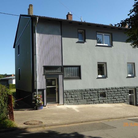 "Baerenhaus" Ferienwohnung Puttlingen ภายนอก รูปภาพ