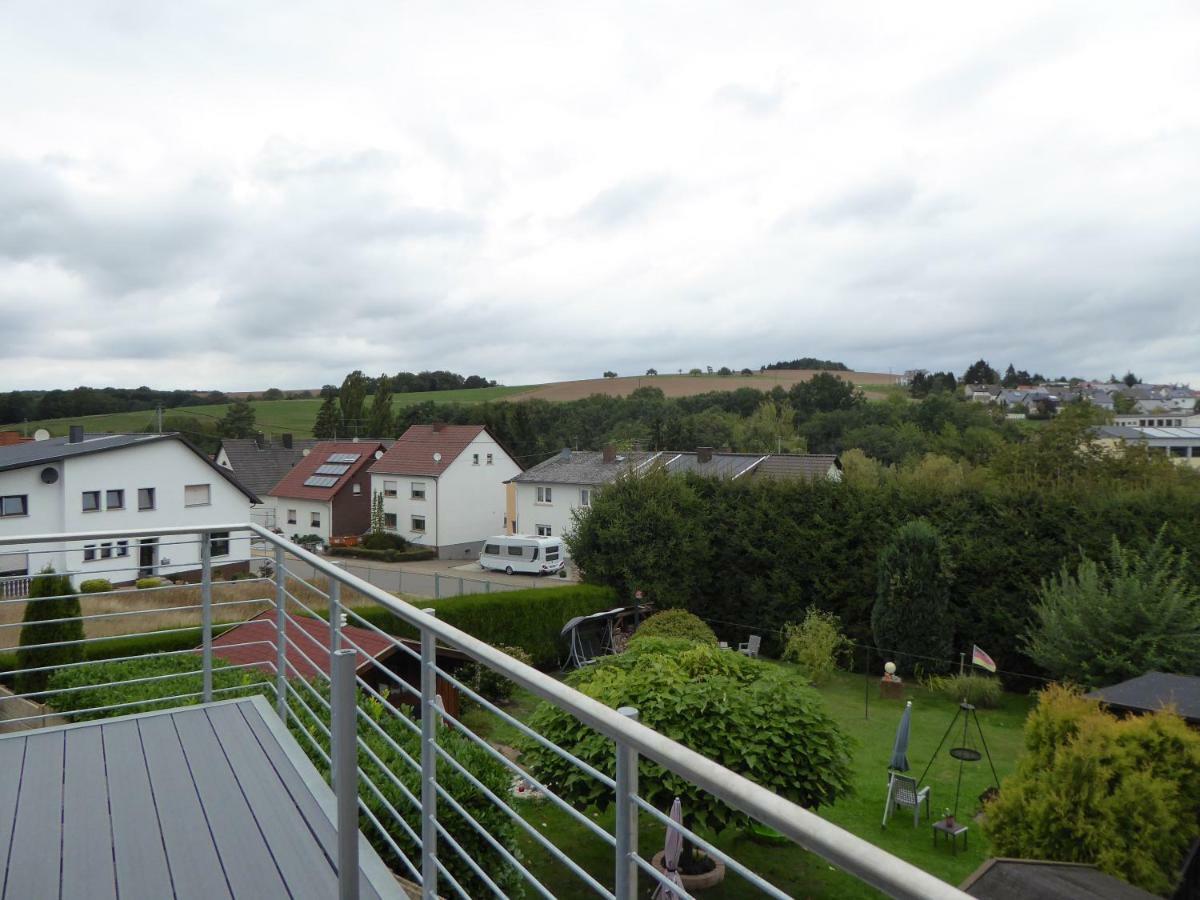"Baerenhaus" Ferienwohnung Puttlingen ภายนอก รูปภาพ