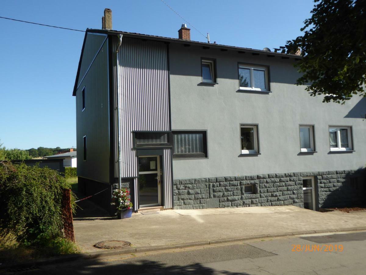 "Baerenhaus" Ferienwohnung Puttlingen ภายนอก รูปภาพ