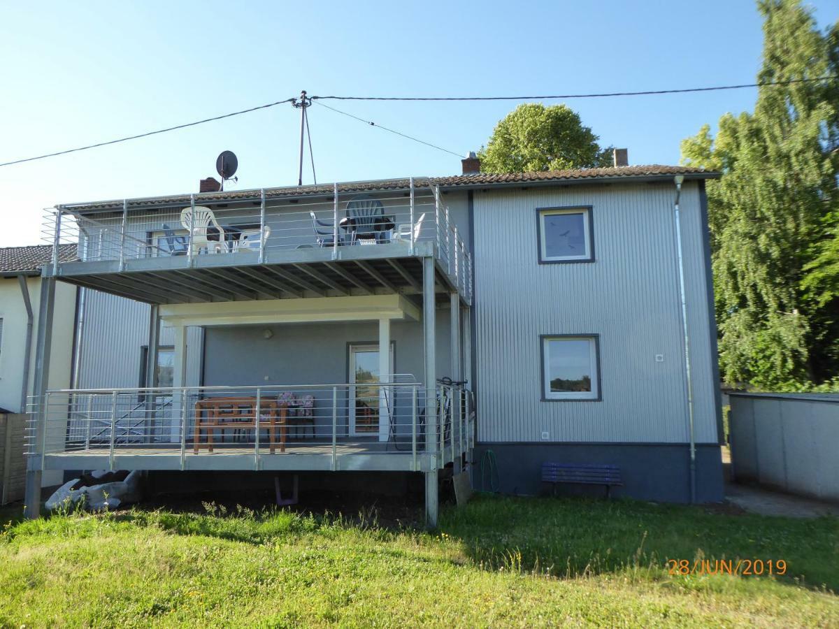 "Baerenhaus" Ferienwohnung Puttlingen ภายนอก รูปภาพ